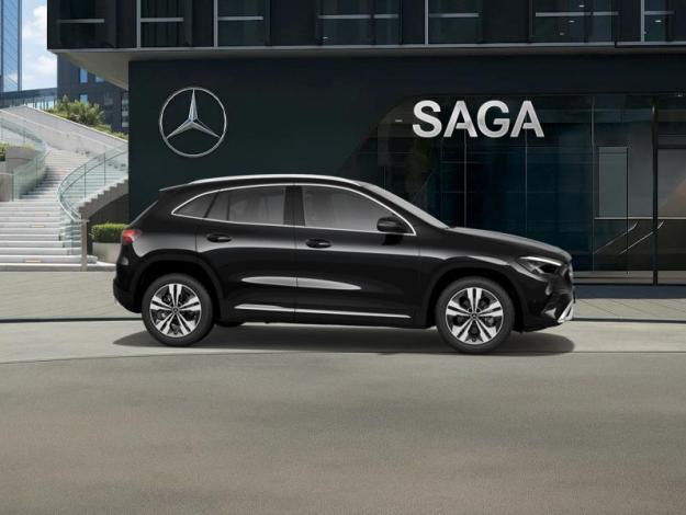 MERCEDES-BENZ GLA 180 Cyber Edition  