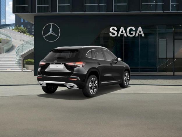 MERCEDES-BENZ GLA 180 Cyber Edition  