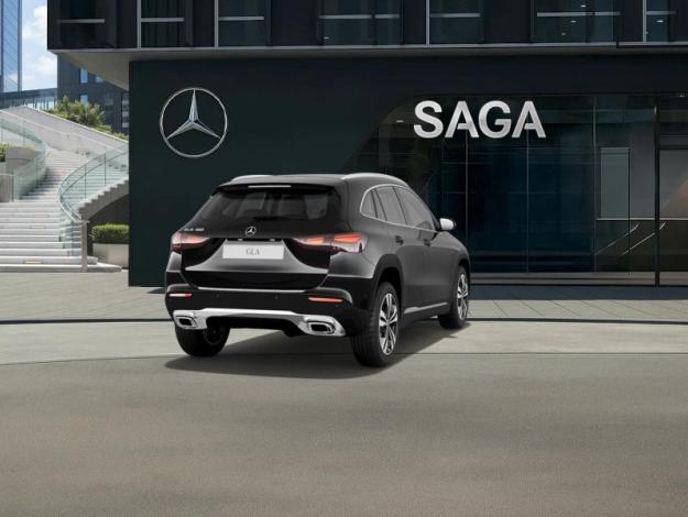 MERCEDES-BENZ GLA 180 Cyber Edition  