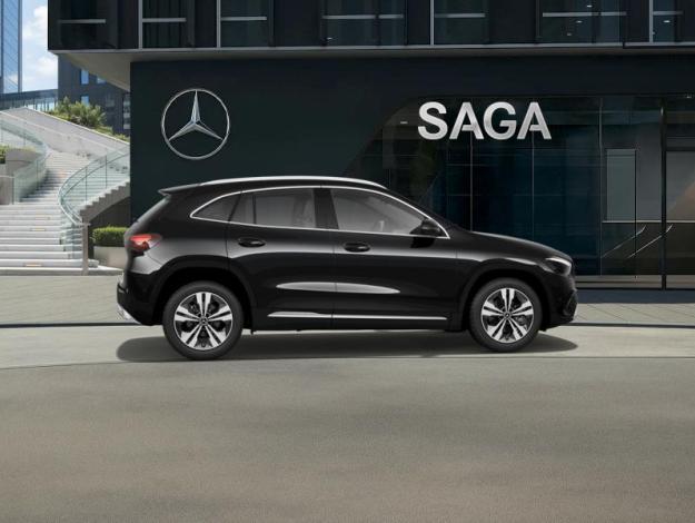 MERCEDES-BENZ GLA 180 Cyber Edition  