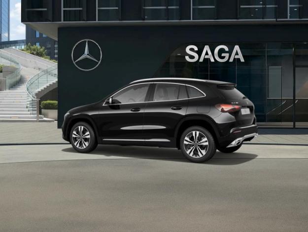 MERCEDES-BENZ GLA 180 Cyber Edition  