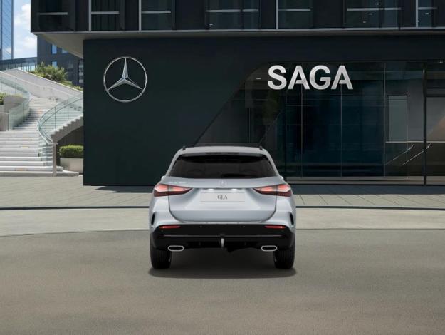 MERCEDES-BENZ GLA 180 Star Edition  