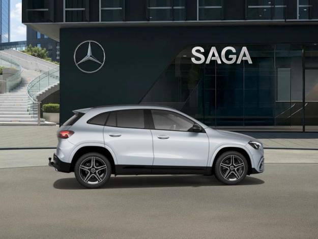 MERCEDES-BENZ GLA 180 Star Edition  