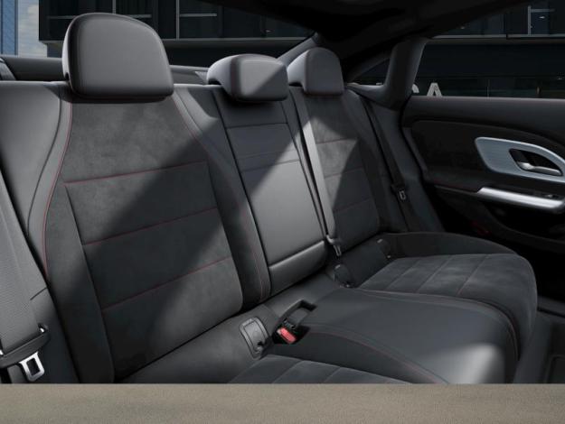 MERCEDES-BENZ CLA 180 AMG Line  