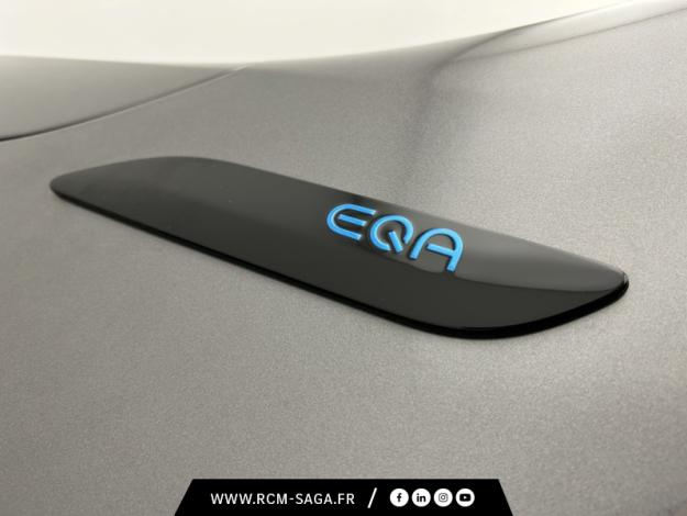 MERCEDES-BENZ EQA 250+ AMG Line  