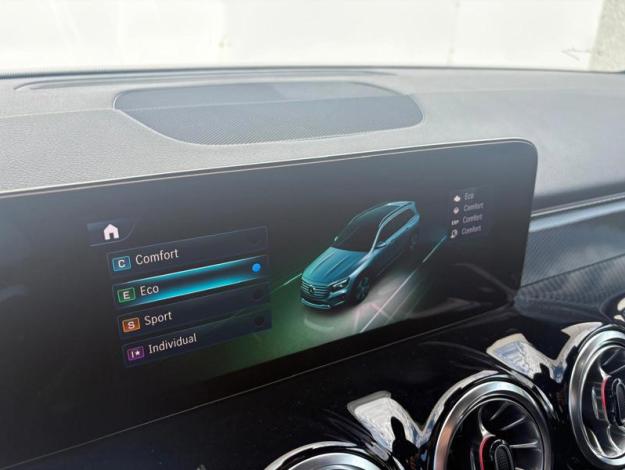 MERCEDES-BENZ GLB 200 d AMG Line  GLB 200 d AMG Line