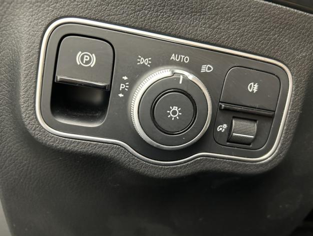 MERCEDES-BENZ GLA 200 d AMG Line  