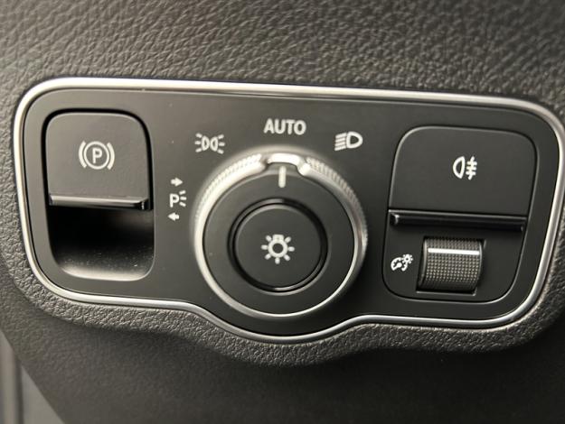 MERCEDES-BENZ GLB 200 d Progressive Line  