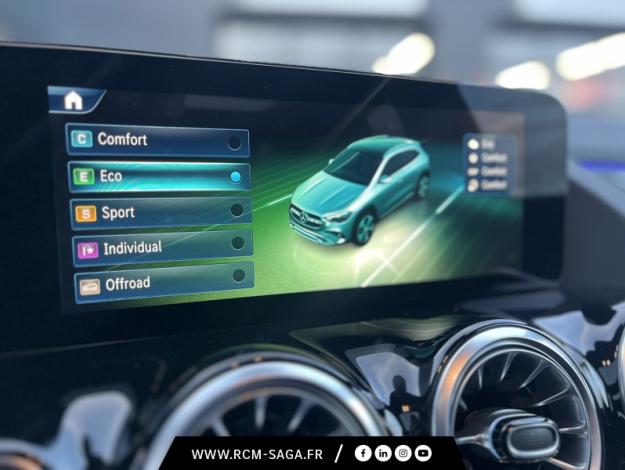 MERCEDES-BENZ GLA 200 d 4MATIC AMG Line  GLA 200 d 4MATIC AMG Line