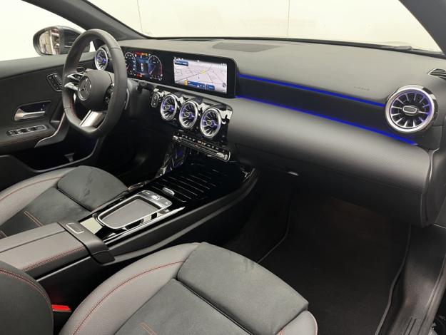 MERCEDES-BENZ Classe A 200 d Berline AMG Line  Classe A 200 d Berline AMG Line