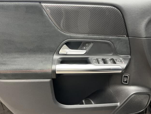 MERCEDES-BENZ GLA 200 d AMG Line  