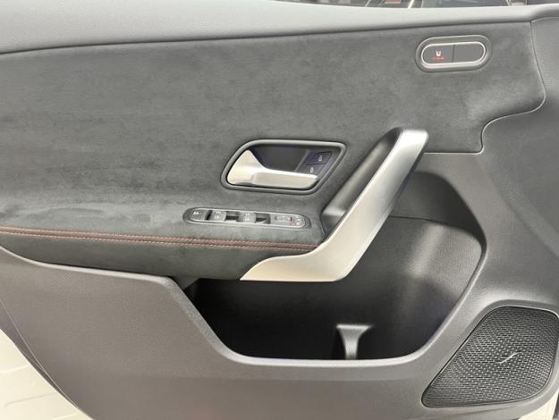 MERCEDES-BENZ Classe A 180 AMG Line  