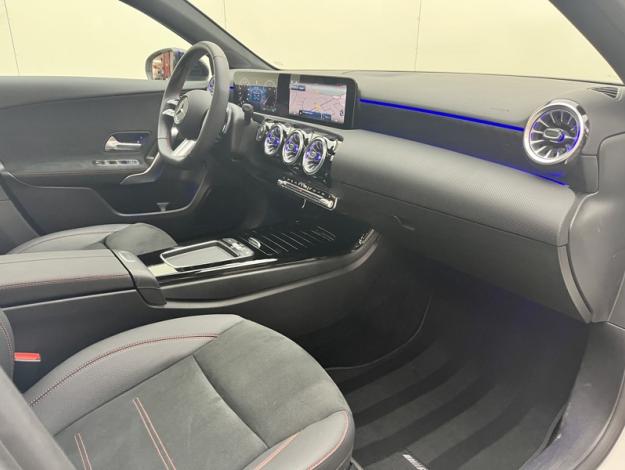 MERCEDES-BENZ Classe A 180 AMG Line  