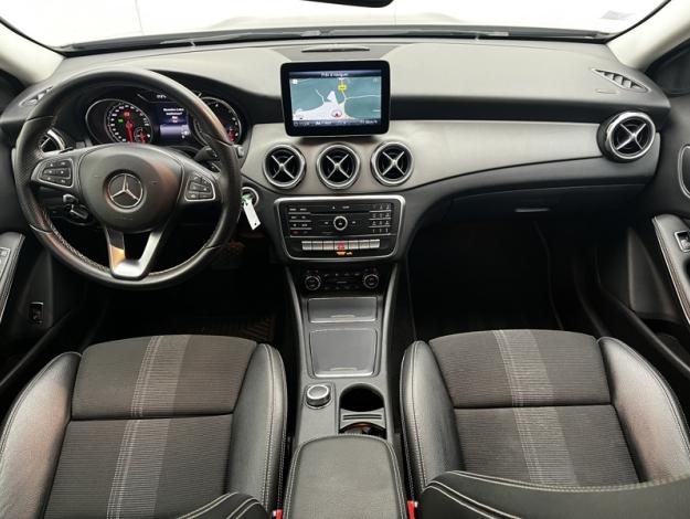 MERCEDES-BENZ GLA 180 d Sensation  