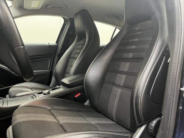 MERCEDES-BENZ GLA 180 d Sensation  