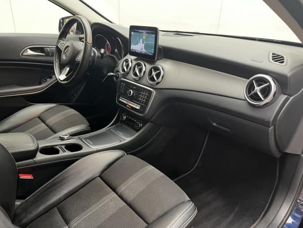 MERCEDES-BENZ GLA 180 d Sensation  