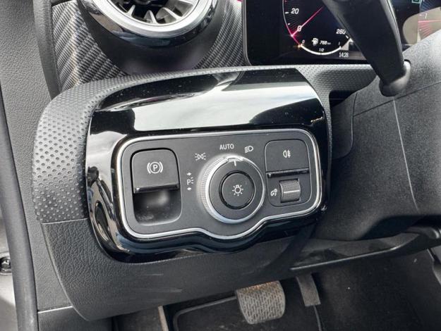 MERCEDES-BENZ CLA 180  d Coupé Luxury Line   