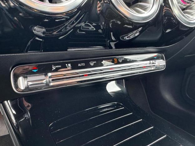 MERCEDES-BENZ CLA 180  d Coupé Luxury Line   