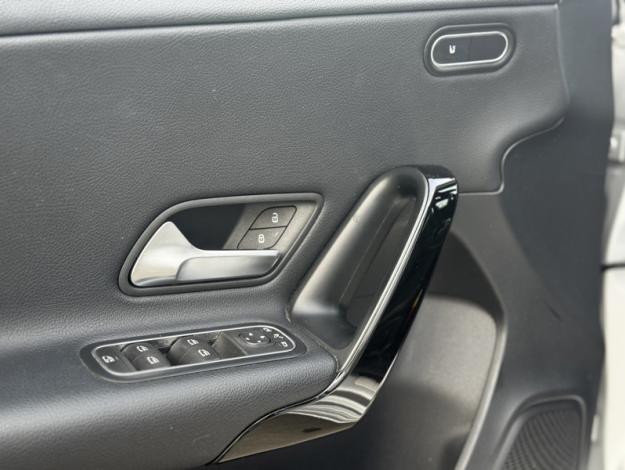 MERCEDES-BENZ A 180 d progressive  