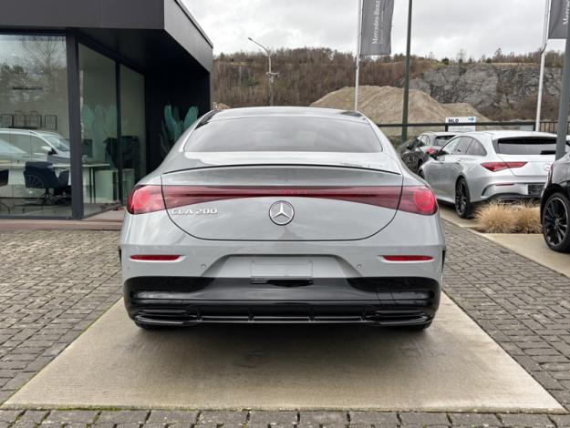 MERCEDES-BENZ CLA 200 AMG Line  