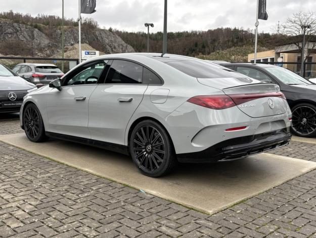 MERCEDES-BENZ CLA 200 AMG Line  