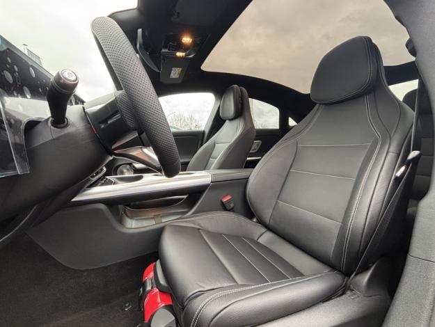 MERCEDES-BENZ CLA 200 AMG Line  