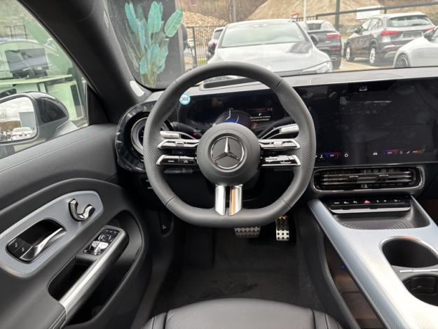 MERCEDES-BENZ CLA 200 AMG Line  