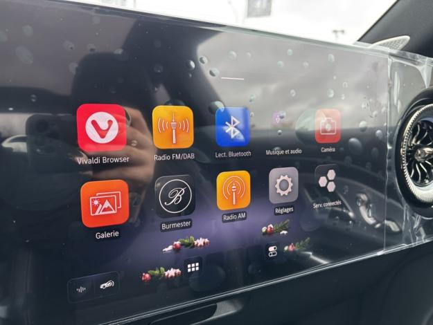 MERCEDES-BENZ CLA 200 AMG Line  