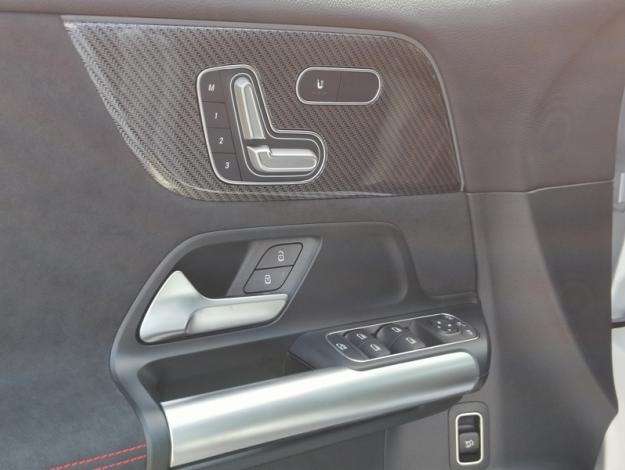 MERCEDES-BENZ GLA 180 Star Edition  