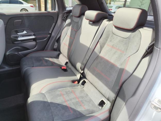 MERCEDES-BENZ GLA 180 Star Edition  