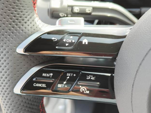 MERCEDES-BENZ GLA 180 Star Edition  