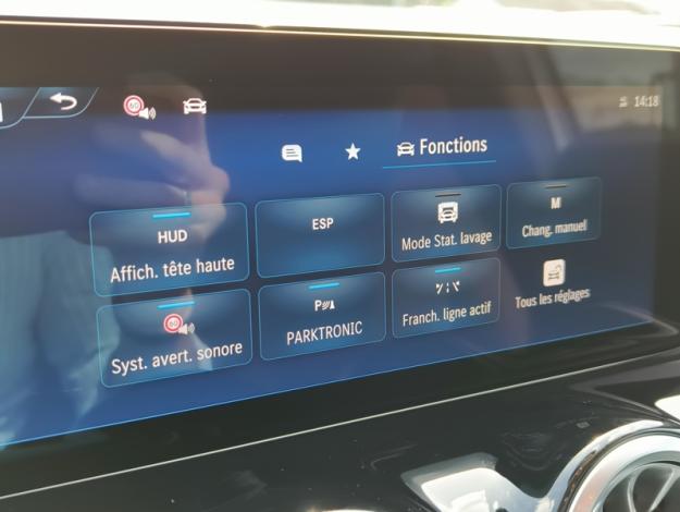 MERCEDES-BENZ GLA 180 Star Edition  