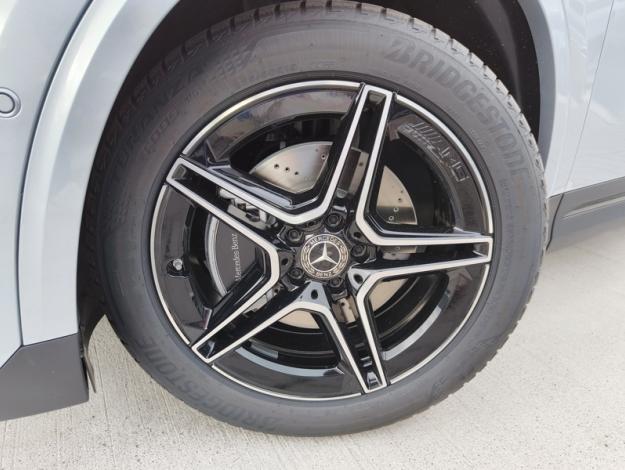 MERCEDES-BENZ GLA-Klasse GLA 180 Off-Roader