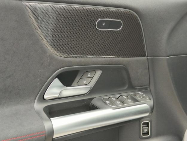 MERCEDES-BENZ GLA-Klasse GLA 180 Off-Roader