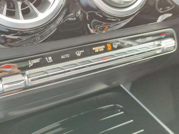 MERCEDES-BENZ GLA-Klasse GLA 180 Off-Roader