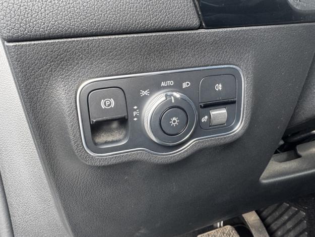 MERCEDES-BENZ GLA 200 d Business Line  