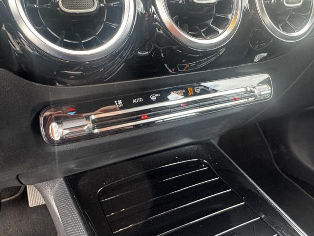 MERCEDES-BENZ GLA 200 d Business Line  