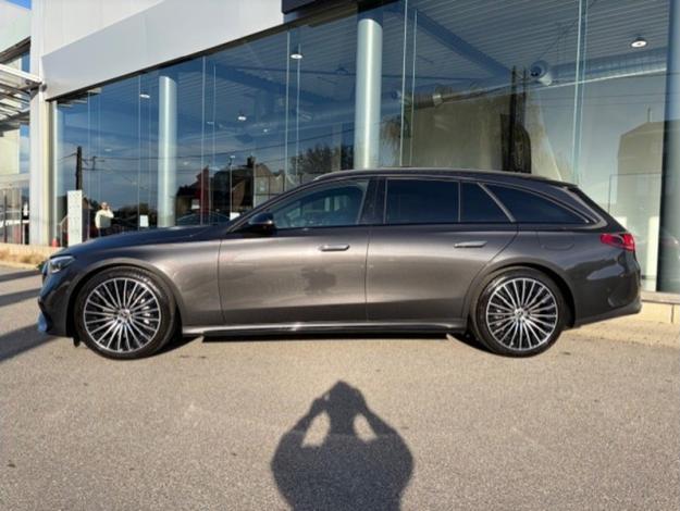 MERCEDES-BENZ E 300 de Break AMG  Pano Attelage  