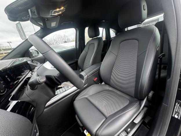 MERCEDES-BENZ GLA 180 d Business Line  