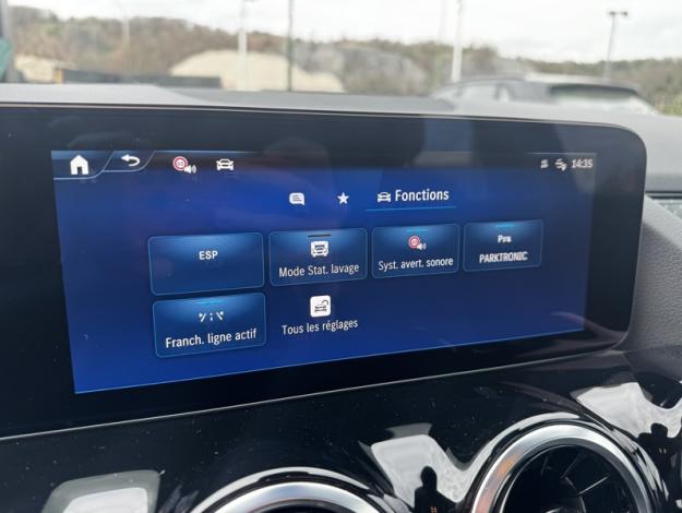 MERCEDES-BENZ GLA 180 d Business Line  