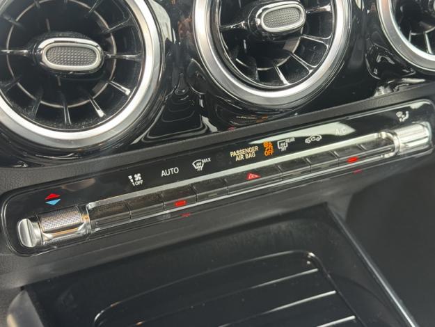 MERCEDES-BENZ GLA 180 d Business Line  