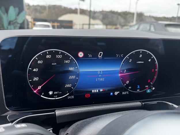 MERCEDES-BENZ GLA 180 d Business Line  