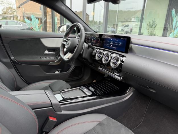 MERCEDES-BENZ CLA 180 CLA 180 d Shooting Brake AMG Line  