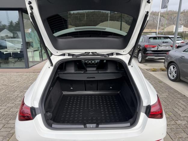 MERCEDES-BENZ CLA 180 CLA 180 d Shooting Brake AMG Line  