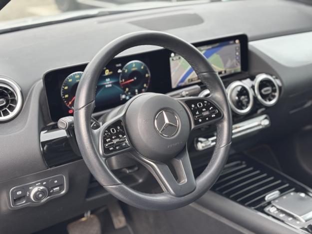 MERCEDES-BENZ GLA 180 d Luxury Line  