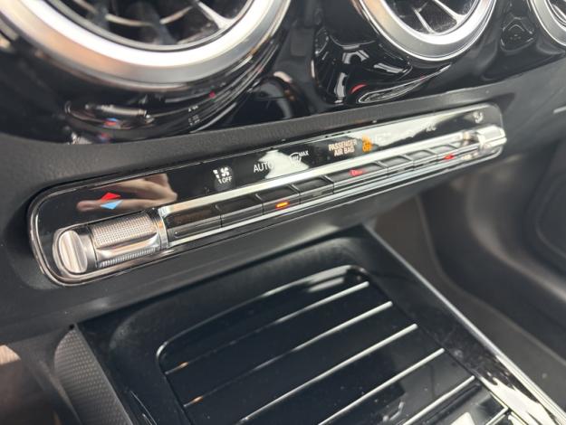 MERCEDES-BENZ GLA 180 d Luxury Line  