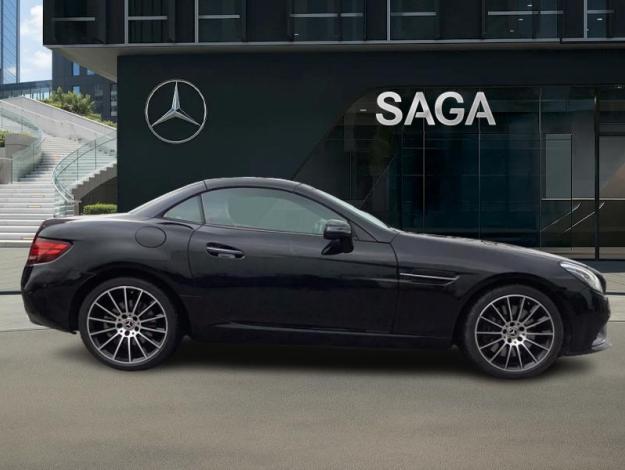 MERCEDES-BENZ SLC 180 AMG Line  