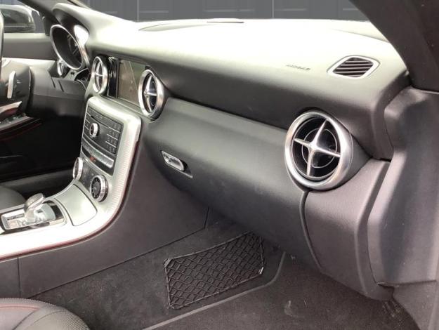 MERCEDES-BENZ SLC 180 AMG Line  