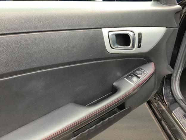 MERCEDES-BENZ SLC 180 AMG Line  