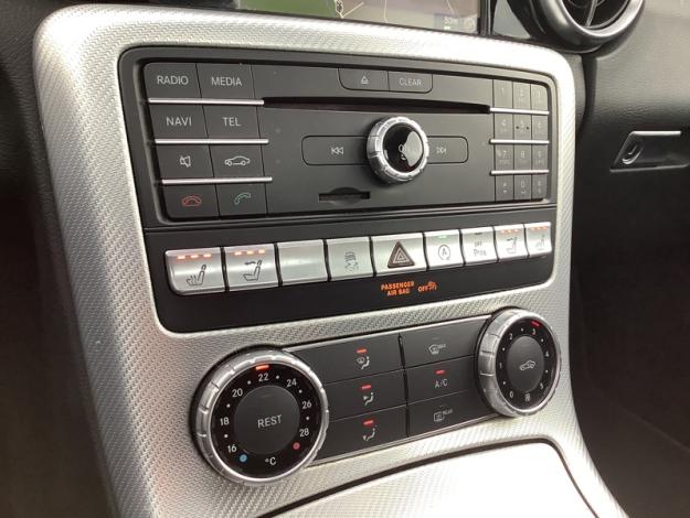 MERCEDES-BENZ SLC 180 AMG Line  